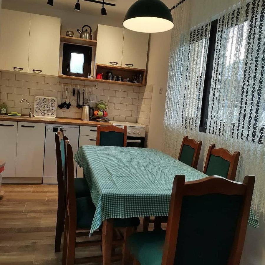 Vikendica Vera Holiday home *